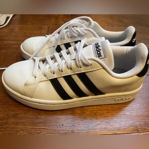 Adidas Women’s Grand Court 2.0 shoes